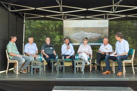 Podiumsdiskussion zu den Entwicklungen in der niederlausitzer Bergbaufolgelandschaft.